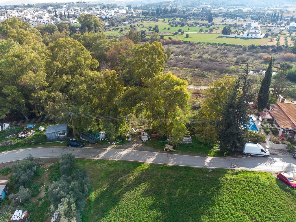 Field - Nisou, Nicosia