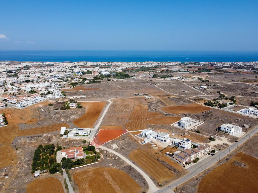 Field-Paralimni-PR38747