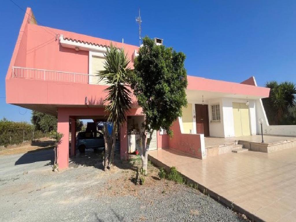 House - Pano Deutera, Nicosia