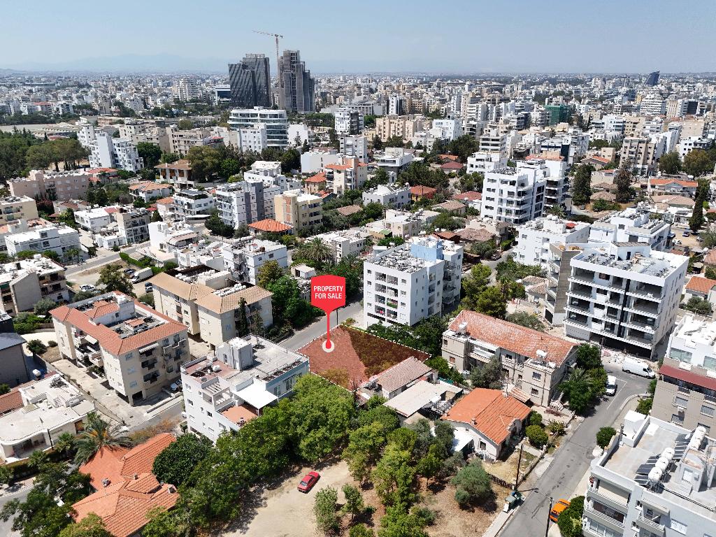 Plot - Agioi Konstantinos &amp; Eleni, Nicosia