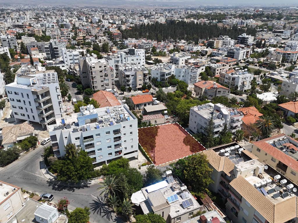 Plot - Agioi Konstantinos &amp; Eleni, Nicosia