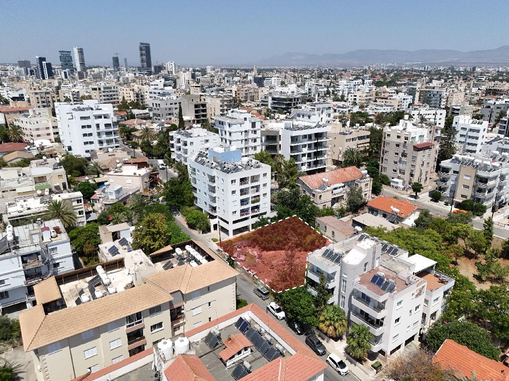 Plot - Agioi Konstantinos &amp; Eleni, Nicosia