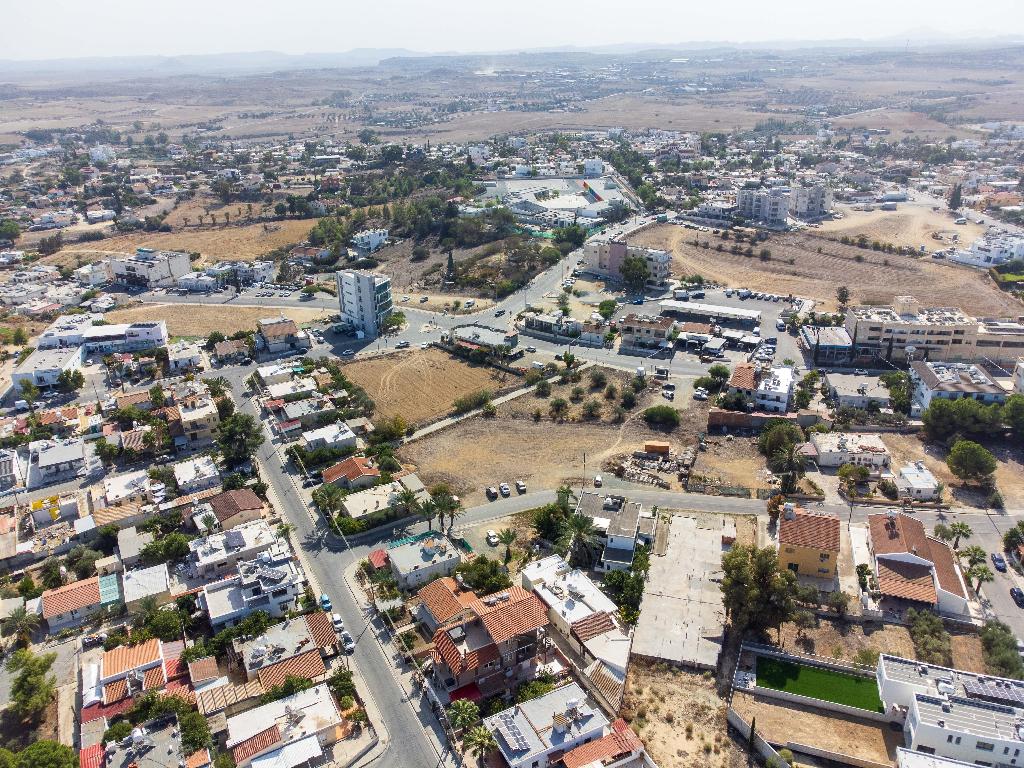 Field - Geri, Nicosia