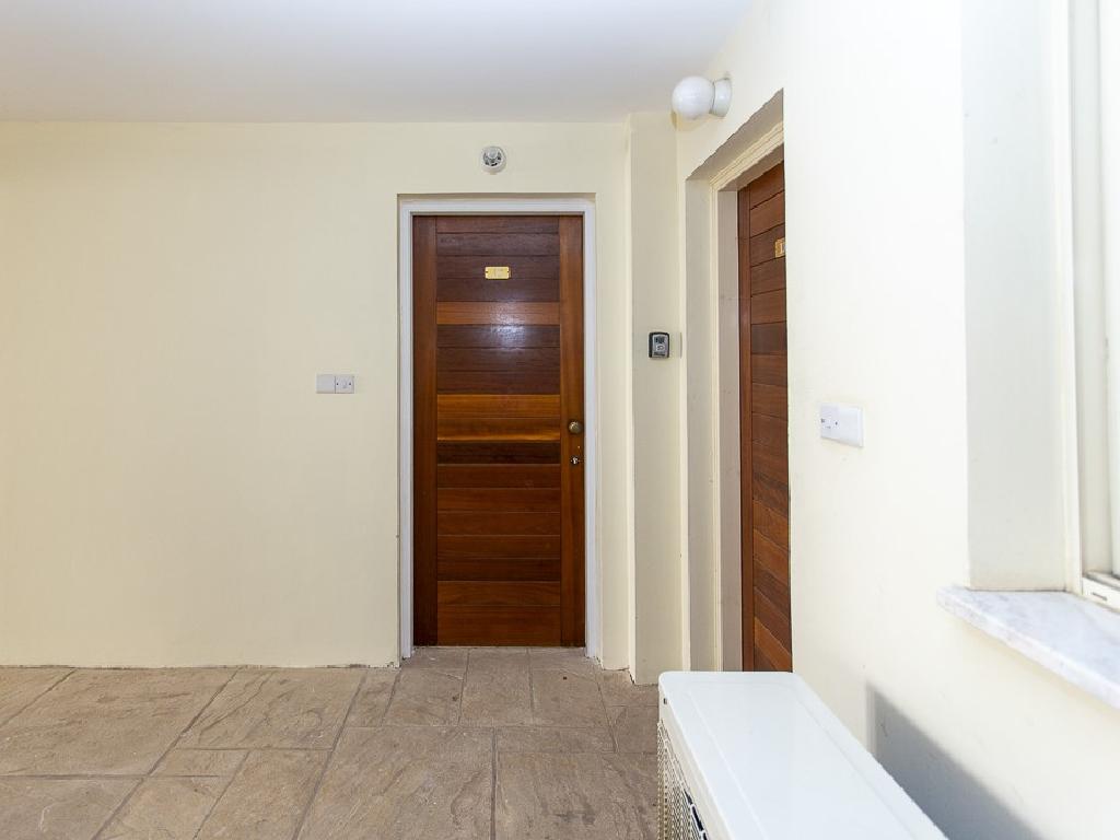 Flat-Pegeia-PR41685