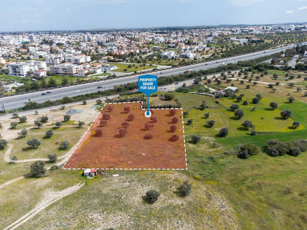 Field-Latsia-PR37636