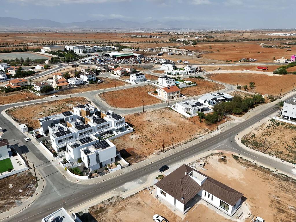 Plot - Kokkinotrimithia, Nicosia