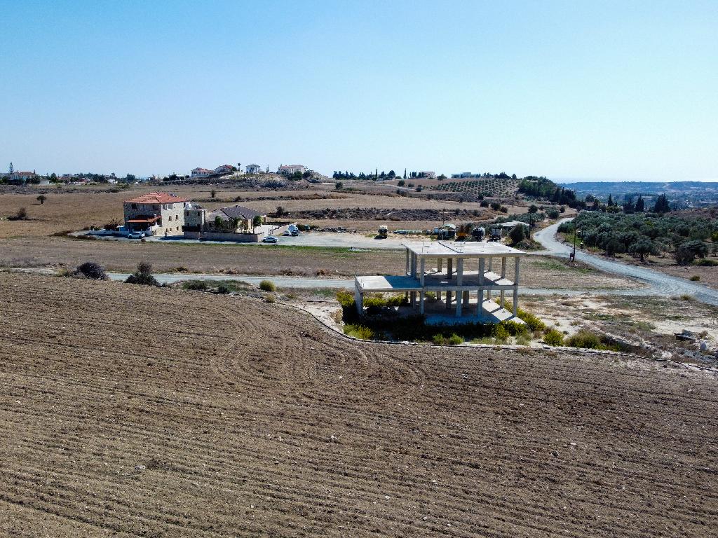 Field-Anafotida-PR32046