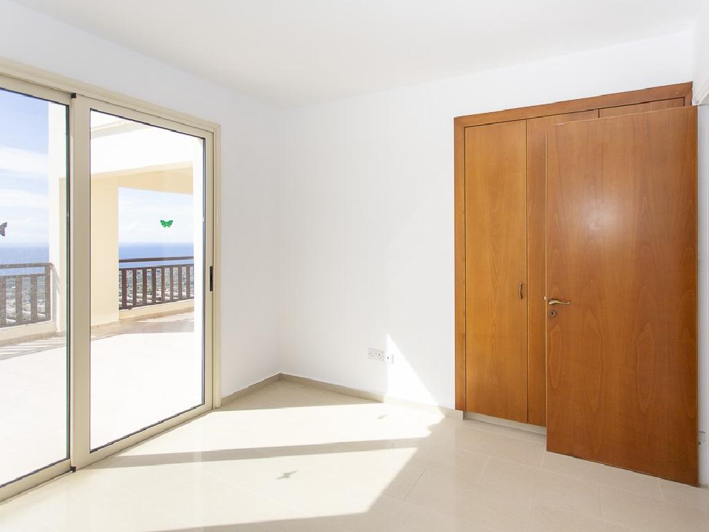 Flat-Pegeia-PR41687