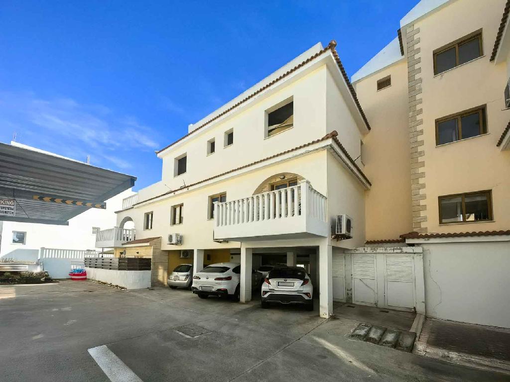 &Delta;&iota;&alpha;&mu;έ&rho;&iota;&sigma;&mu;&alpha; - &Pi;&alpha;&rho;&alpha;&lambda;ί&mu;&nu;&iota;, &Alpha;&mu;&mu;ό&chi;&omega;&sigma;&tau;&omicron;&sigmaf;