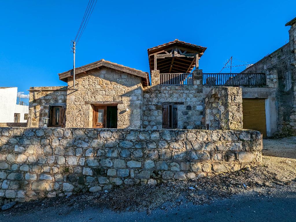 Detached house-Giolou-PR37028