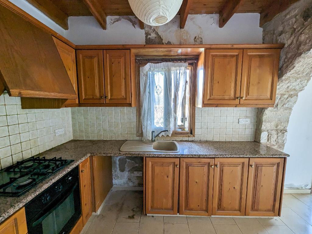 Detached house-Giolou-PR37028