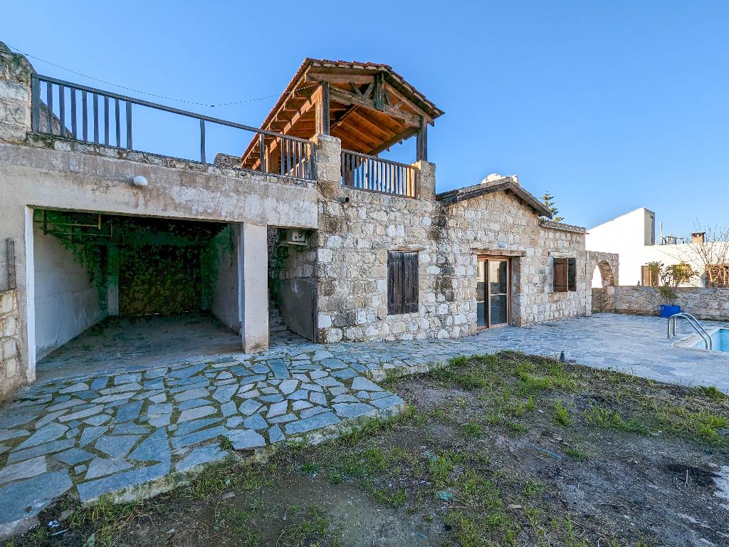Detached house-Giolou-PR37028