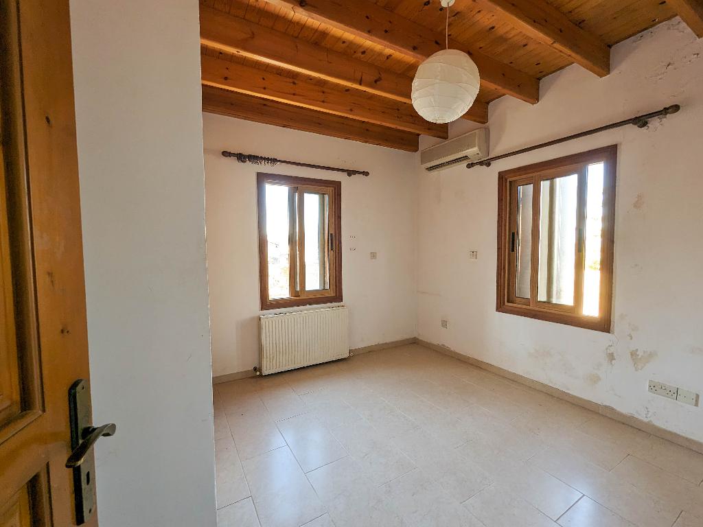 Detached house-Giolou-PR37028
