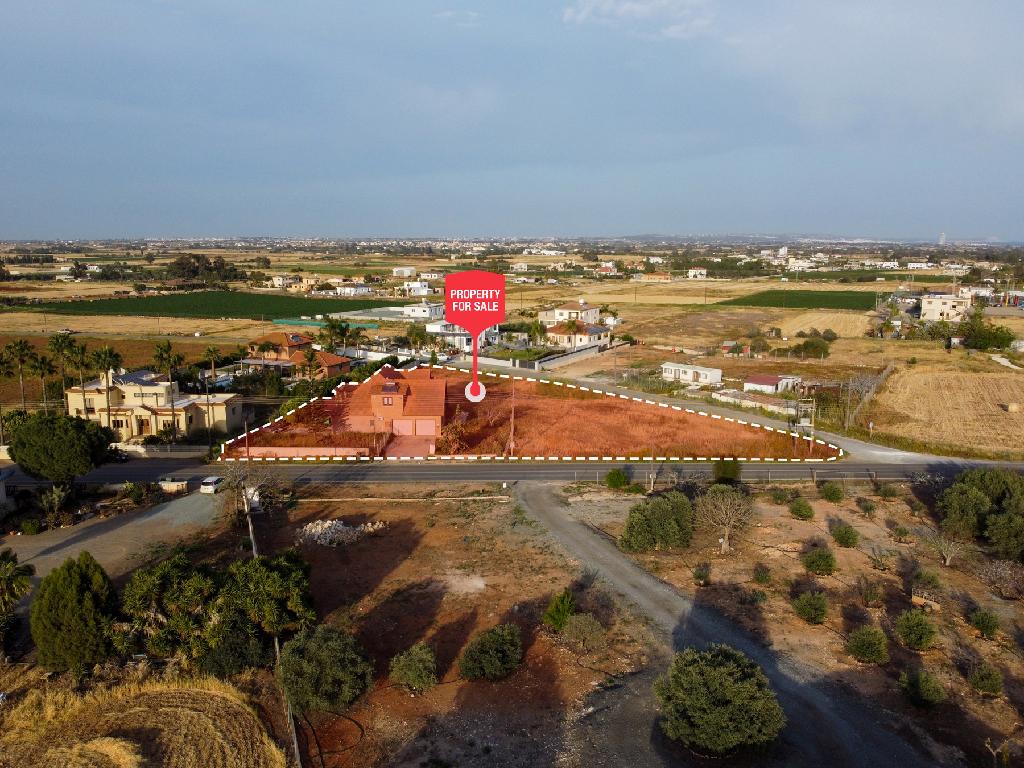 &Kappa;&alpha;&tau;&omicron;&iota;&kappa;ί&alpha;  - &Xi;&upsilon;&lambda;&omicron;&phi;ά&gamma;&omicron;&upsilon;, &Lambda;ά&rho;&nu;&alpha;&kappa;&alpha;