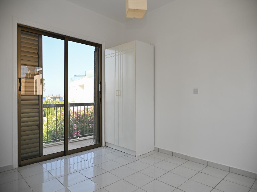 Detached house-Paralimni-PR44789