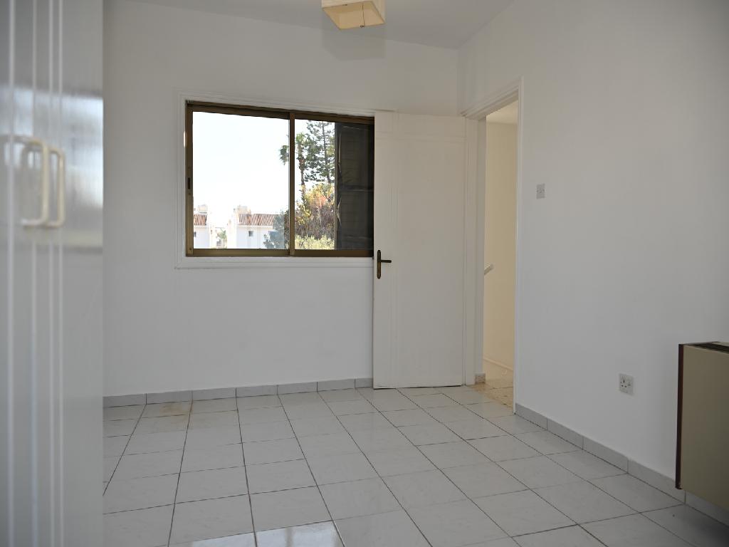 Detached house-Paralimni-PR44789
