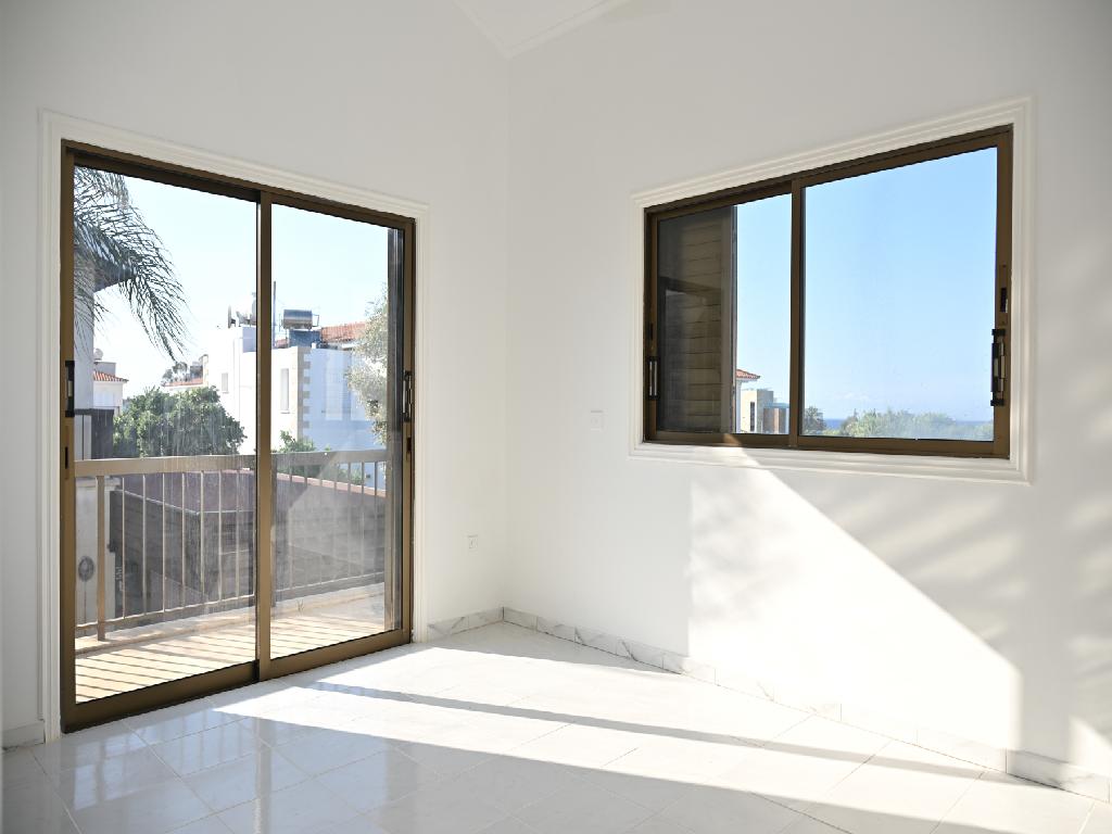 Detached house-Paralimni-PR44789