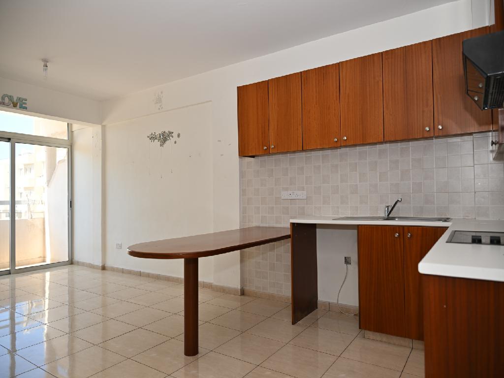 Flat - Marina Apartments - Chrysopolitissa, Larnaca