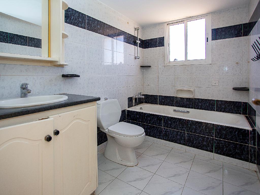 Detached house-Empa-PR46320