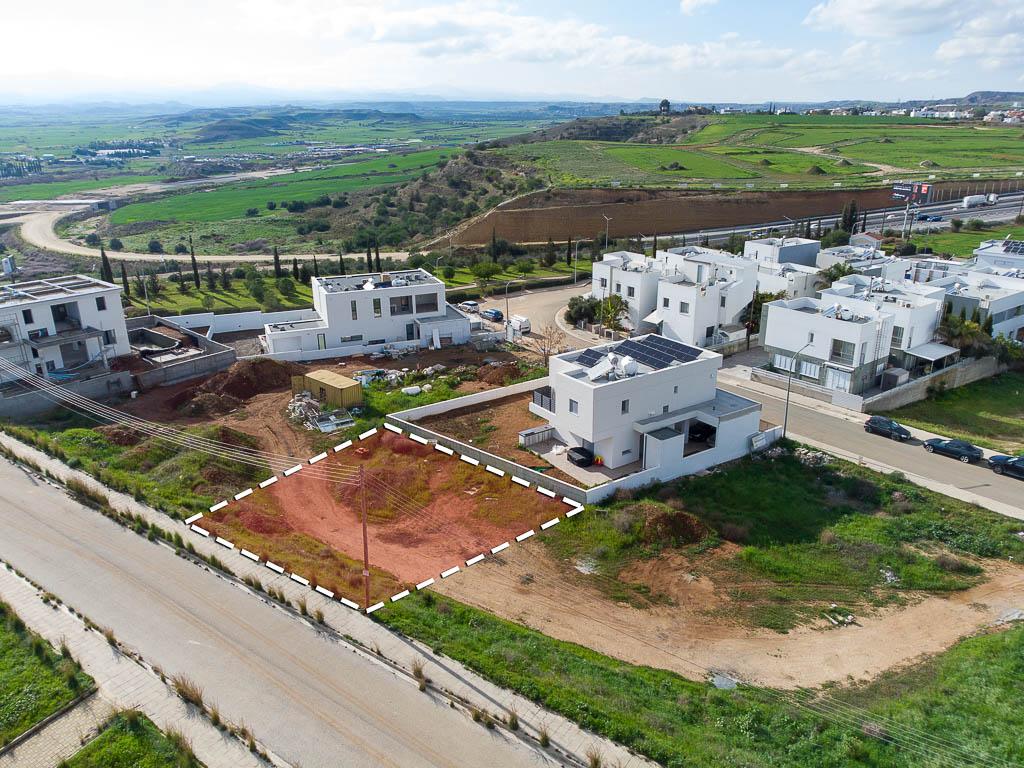 Plot - Dali, Nicosia