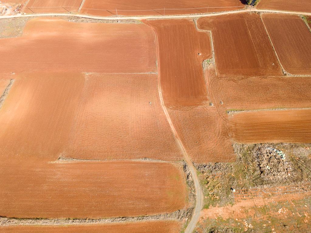 Field-Avgorou-PR40443