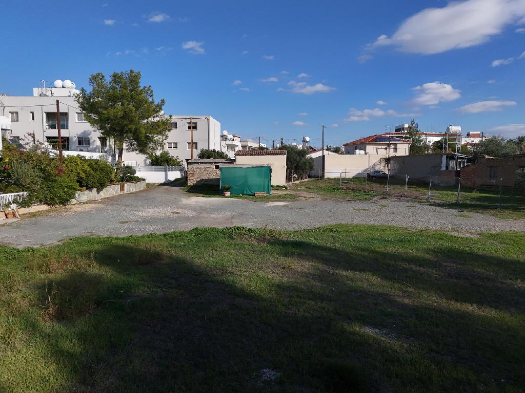 Field - Latsia, Nicosia