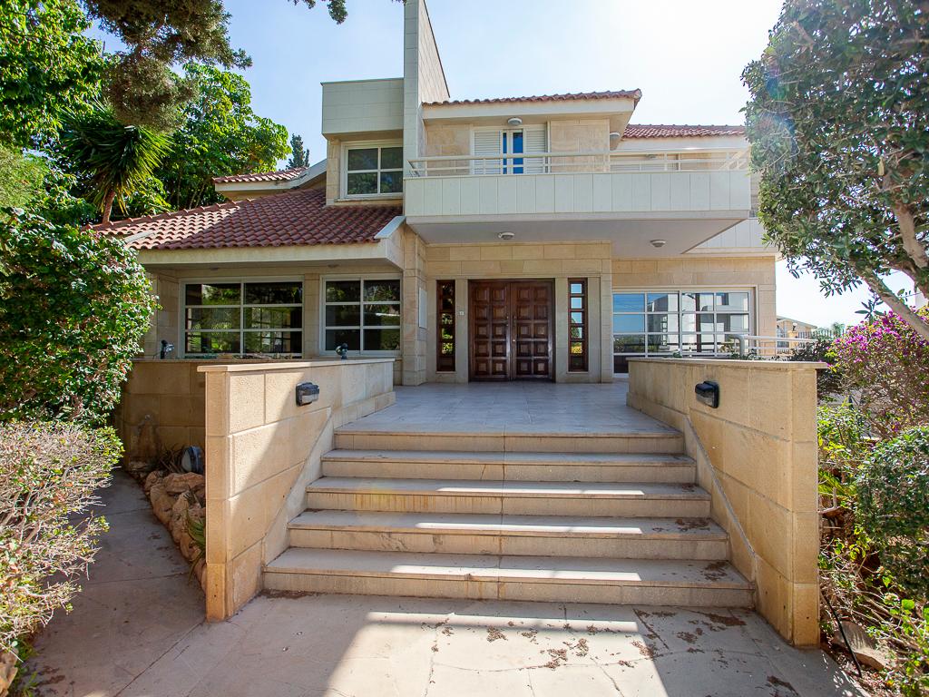 Πολυτελής Διώροφη Κατοικία - Αγία Φύλαξις, Λεμεσός