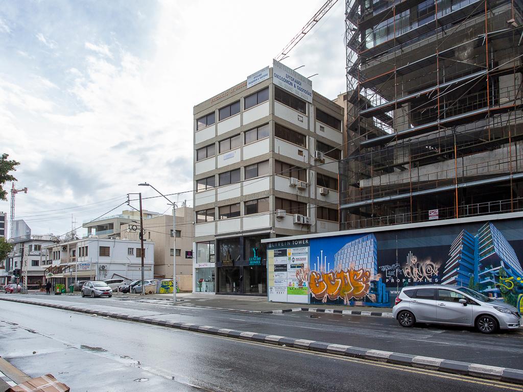 &Delta;&iota;&alpha;&mu;έ&rho;&iota;&sigma;&mu;&alpha; - &Alpha;&gamma;ί&alpha; &Zeta;ώ&nu;&eta;, &Lambda;&epsilon;&mu;&epsilon;&sigma;ό&sigmaf;