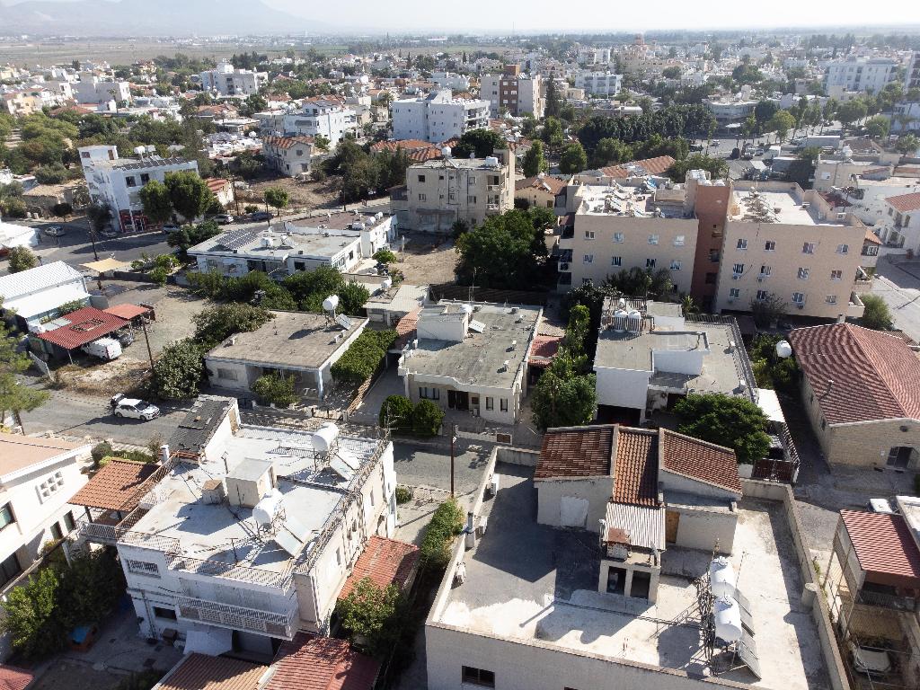 Detached house-Nicosia Municipality-PR37548