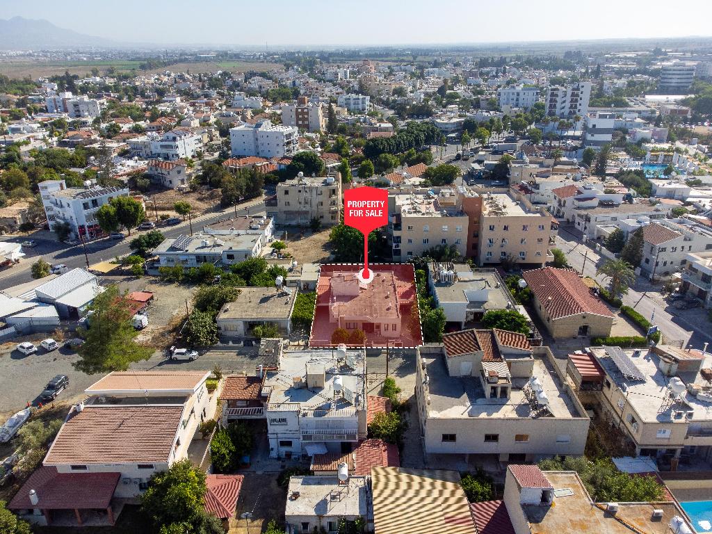 Detached house-Nicosia Municipality-PR15444