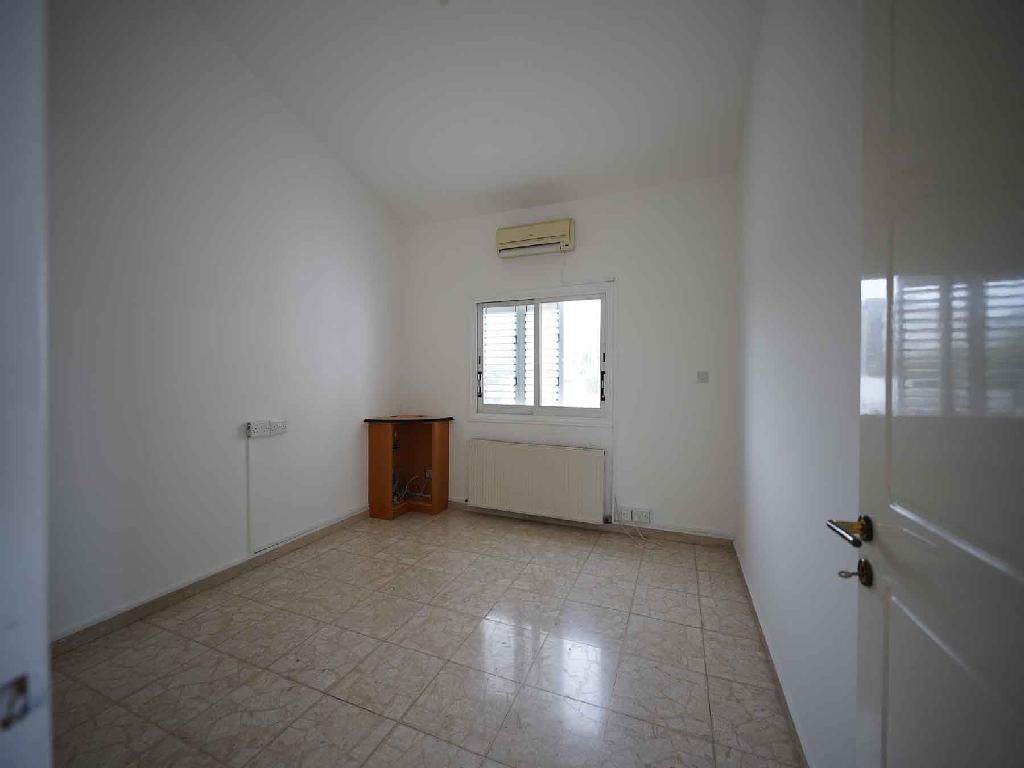 Detached house-Geri-PR42502