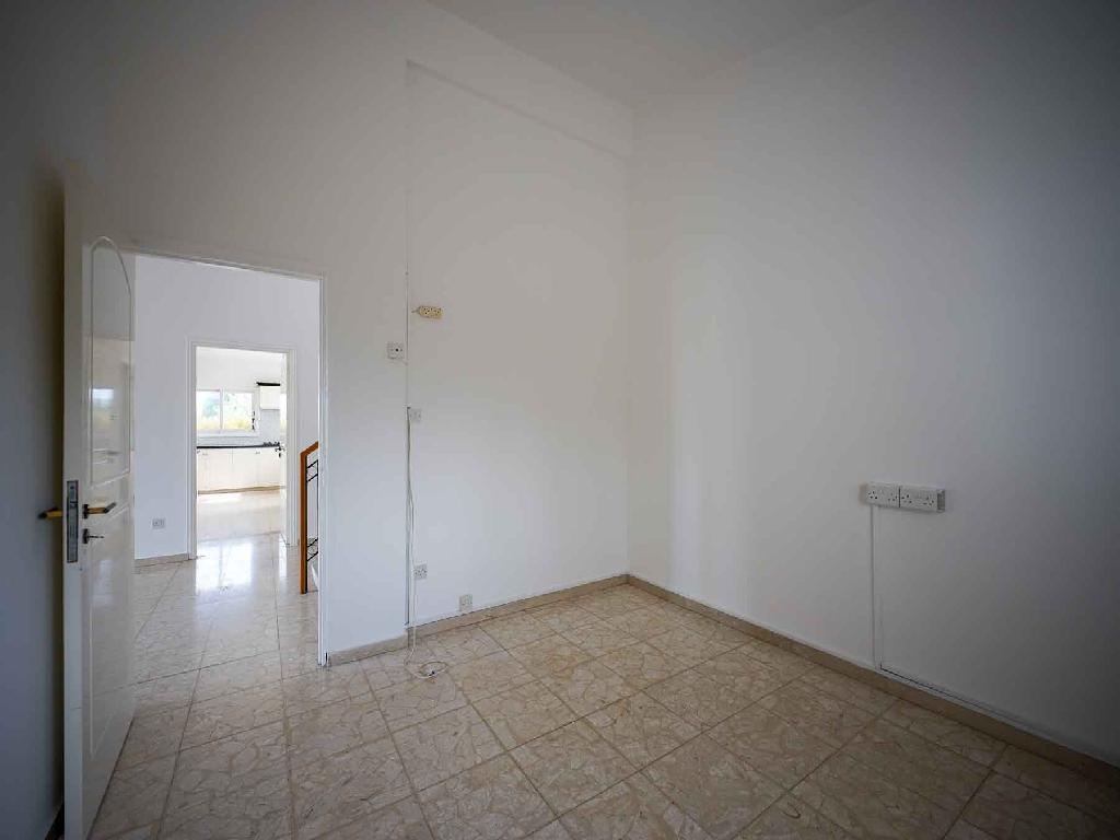 Detached house-Geri-PR42502