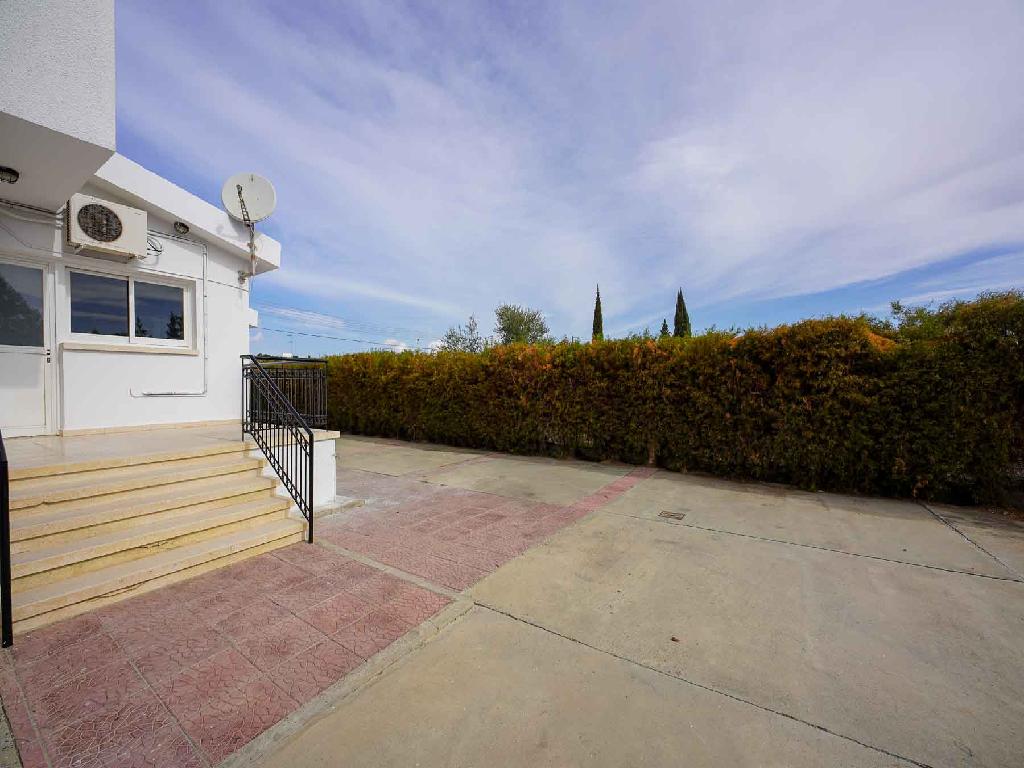 Detached house-Geri-PR42502