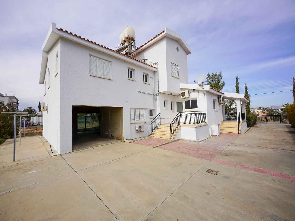 Detached house-Geri-PR42502