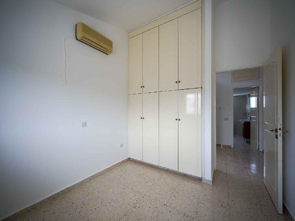 Detached house-Geri-PR42502