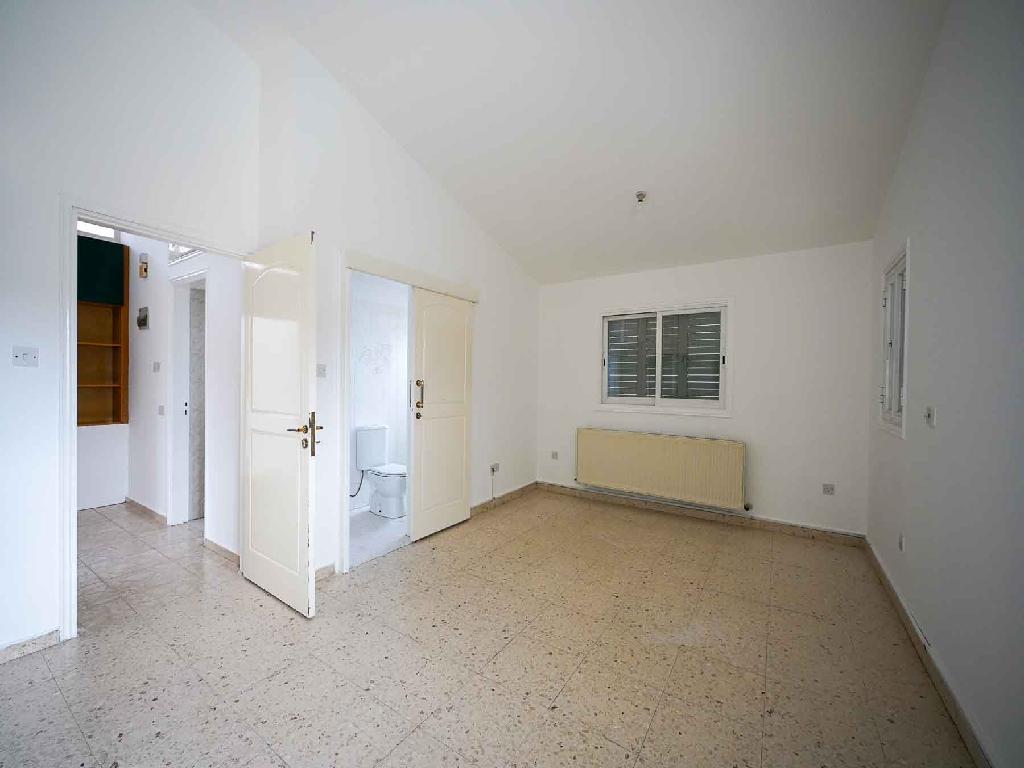 Detached house-Geri-PR42502