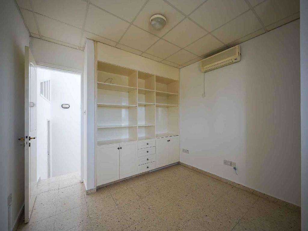 Detached house-Geri-PR42502