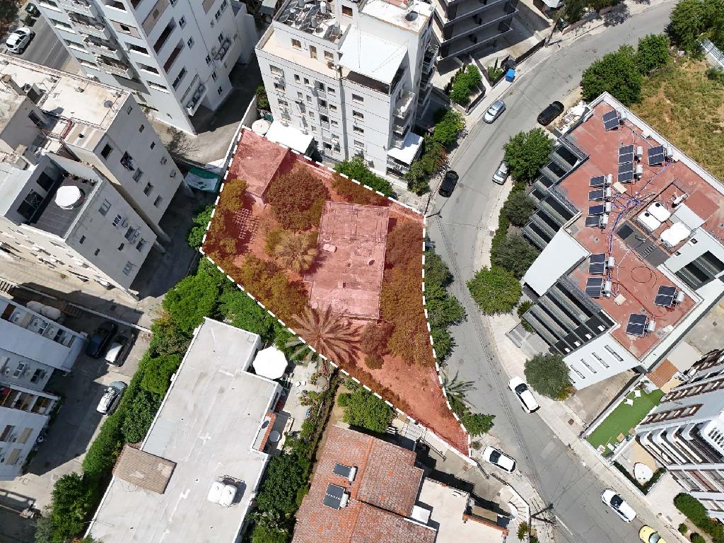 Plot (Share) - Agioi Omologites, Nicosia