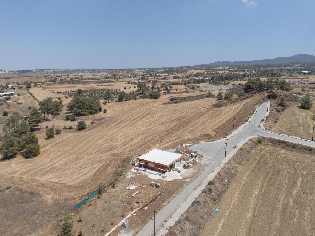 Field-Klirou-PR12690