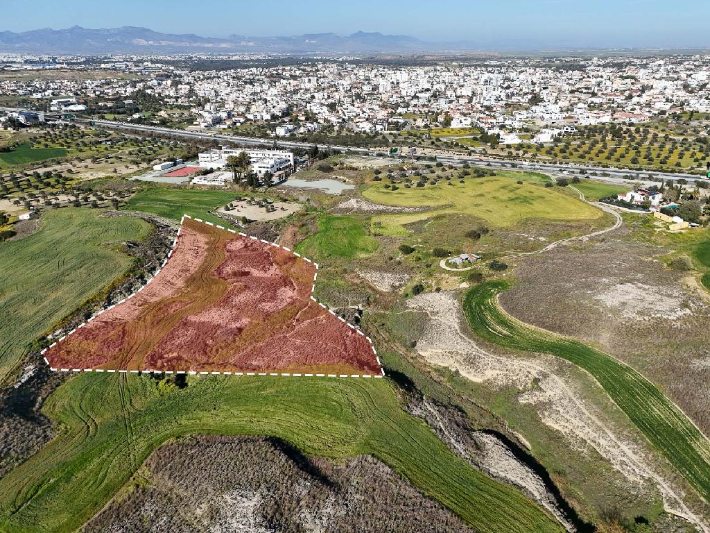 Field - Latsia, Nicosia