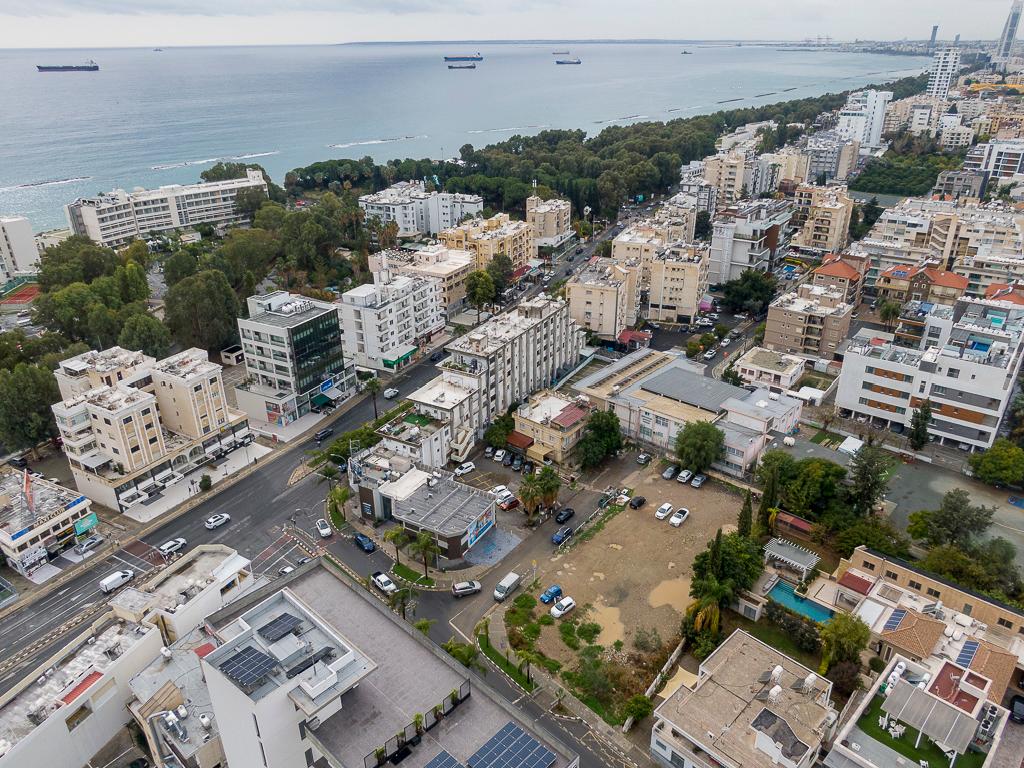 &Delta;&iota;&alpha;&mu;έ&rho;&iota;&sigma;&mu;&alpha; - &Gamma;&epsilon;&rho;&mu;&alpha;&sigma;ό&gamma;&epsilon;&iota;&alpha;, &Lambda;&epsilon;&mu;&epsilon;&sigma;ό&sigmaf;