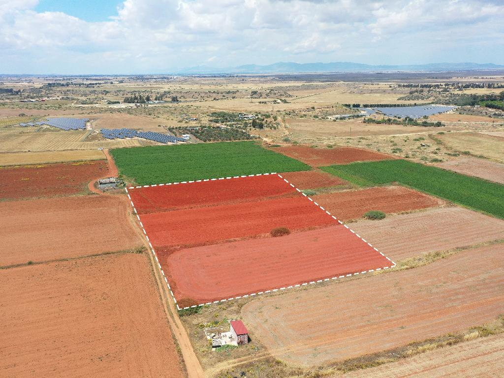 Field-Avgorou-PR14948