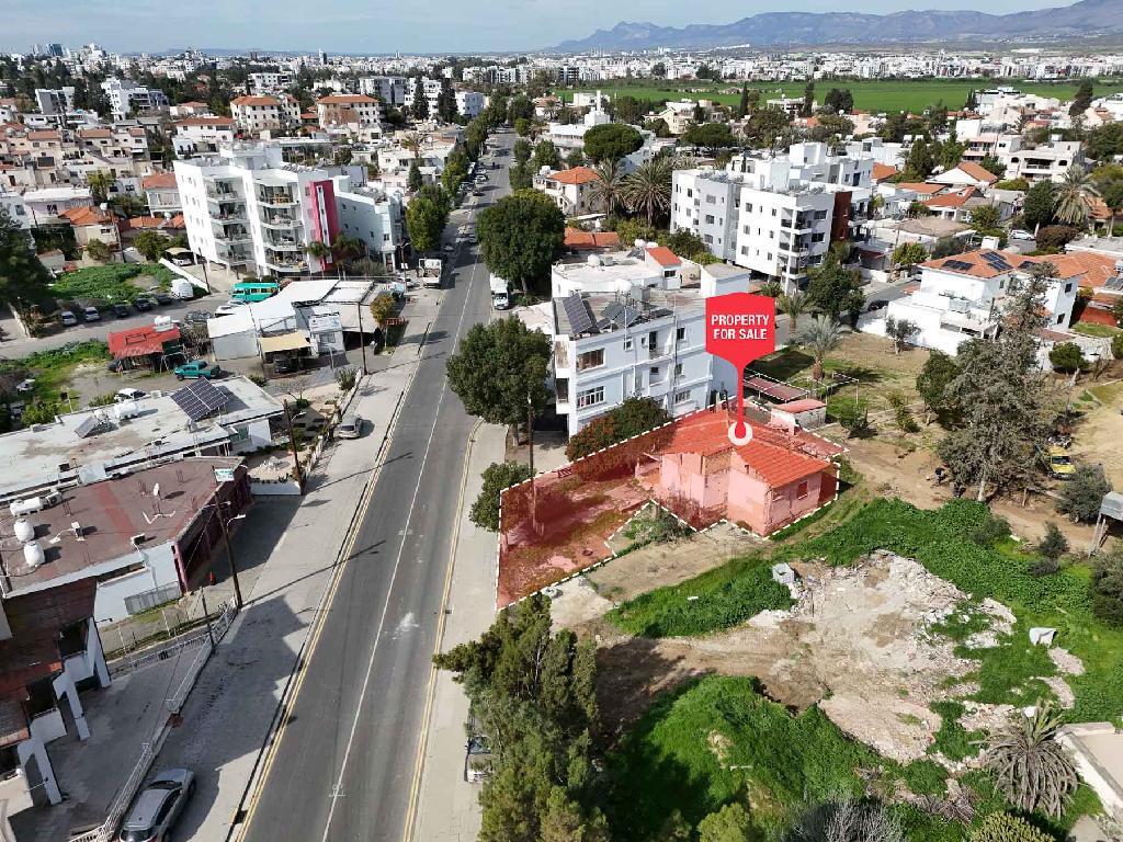 &Tau;ό&pi;&omicron;&sigmaf; - &Kappa;&alpha;ϊ&mu;&alpha;&kappa;&lambda;ί, &Lambda;&epsilon;&upsilon;&kappa;&omega;&sigma;ί&alpha;