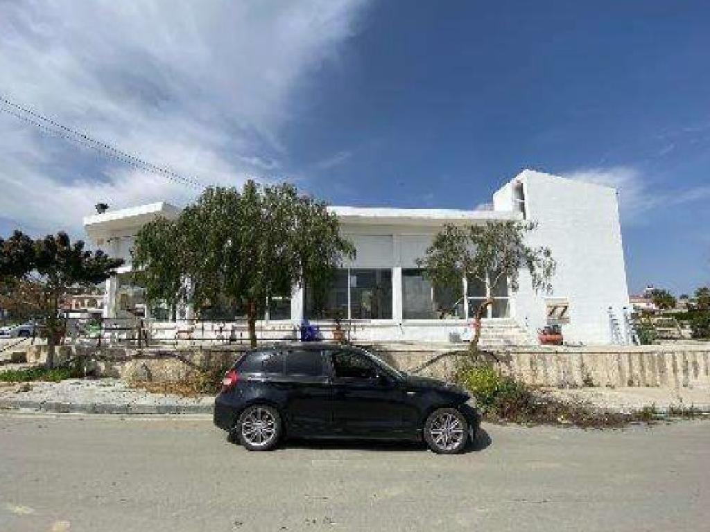 &Kappa;&tau;ί&rho;&iota;&omicron; - &Lambda;&upsilon;&theta;&rho;&omicron;&delta;ό&nu;&tau;&alpha;&sigmaf;, &Lambda;&epsilon;&upsilon;&kappa;&omega;&sigma;ί&alpha;