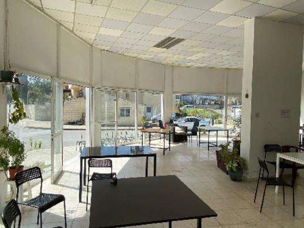 &Kappa;&tau;ί&rho;&iota;&omicron; - &Lambda;&upsilon;&theta;&rho;&omicron;&delta;ό&nu;&tau;&alpha;&sigmaf;, &Lambda;&epsilon;&upsilon;&kappa;&omega;&sigma;ί&alpha;