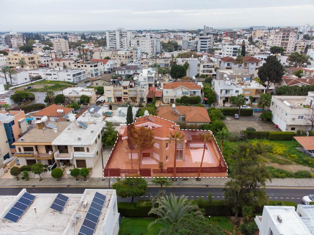 Detached house-Nicosia Municipality-PR15444