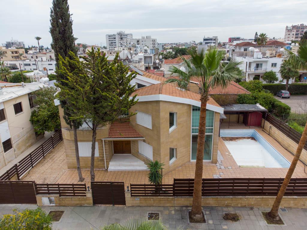 Detached house-Nicosia Municipality-PR15444