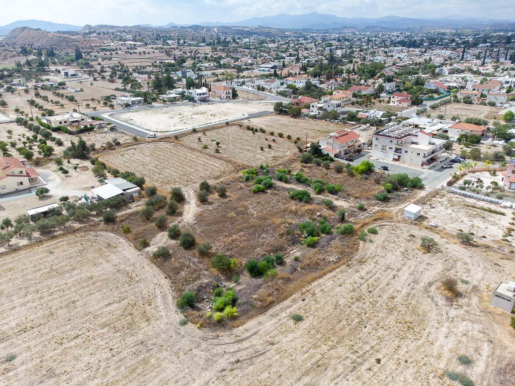 Under-division field (share) - Dali, Nicosia