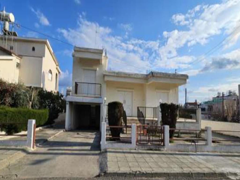 Detached house-Paralimni-PR43930