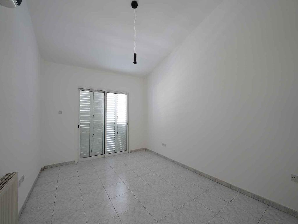 Detached house-Strovolos-PR41898